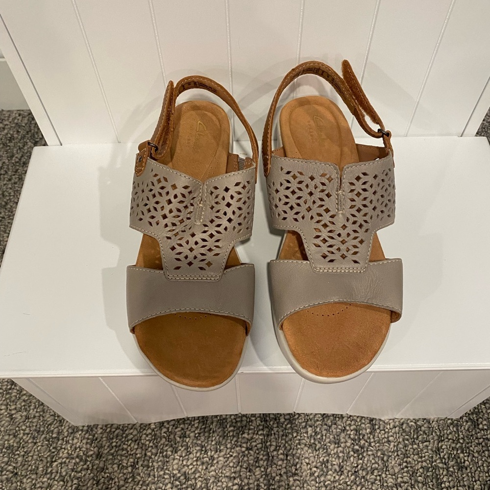 Clarks Women's Beige Sandals